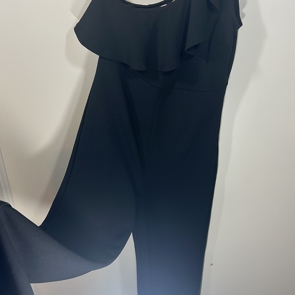 NWT Altar'd State One Shoulder Black Ruffle Jumpsuit Medium One Piece Romper - Picture 7 of 9